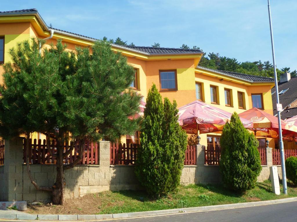 Hotel Pohadka Most Exterior foto