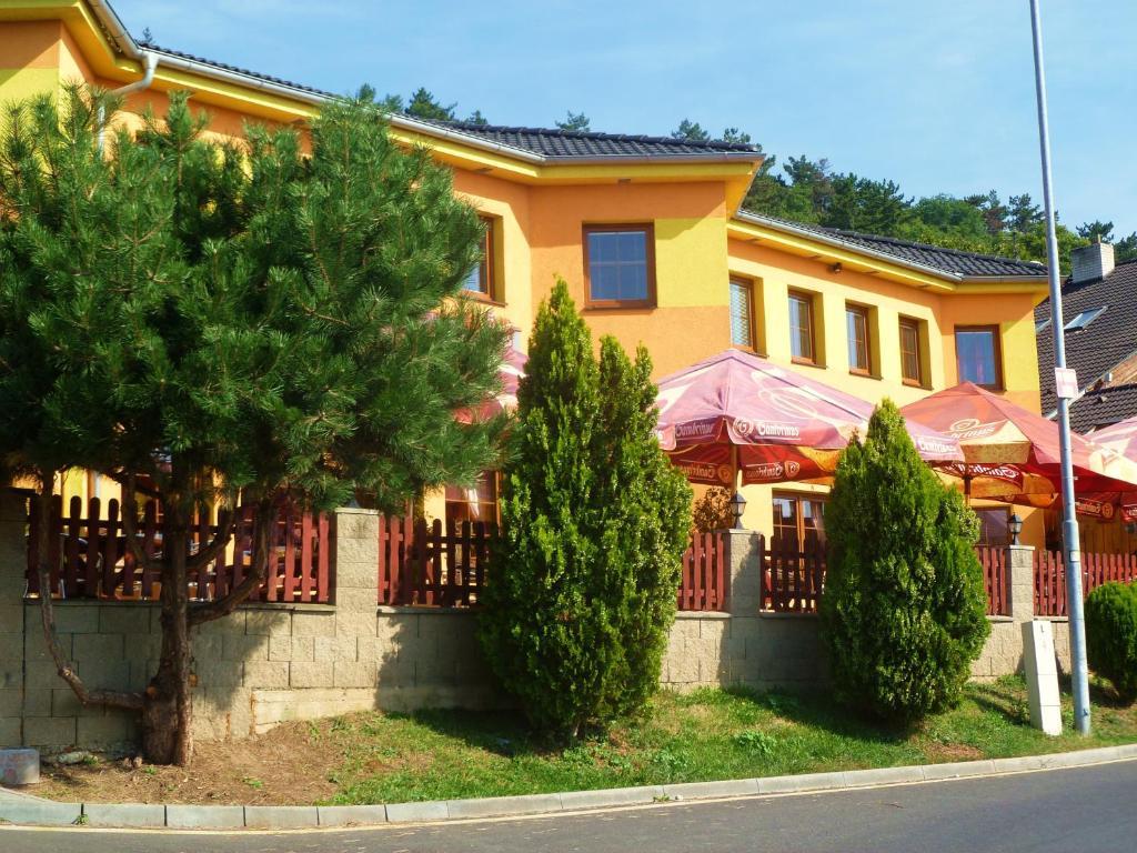 Hotel Pohadka Most Exterior foto