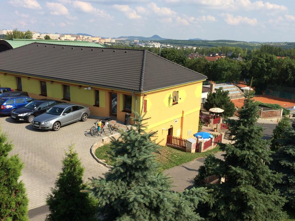 Hotel Pohadka Most Exterior foto