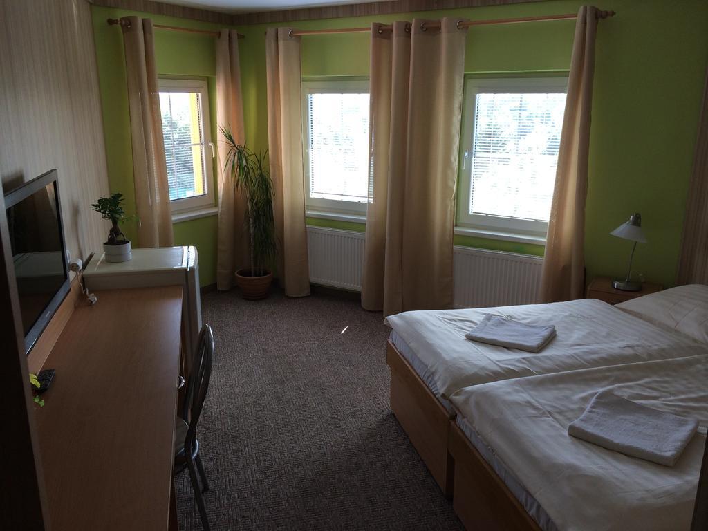Hotel Pohadka Most Zimmer foto